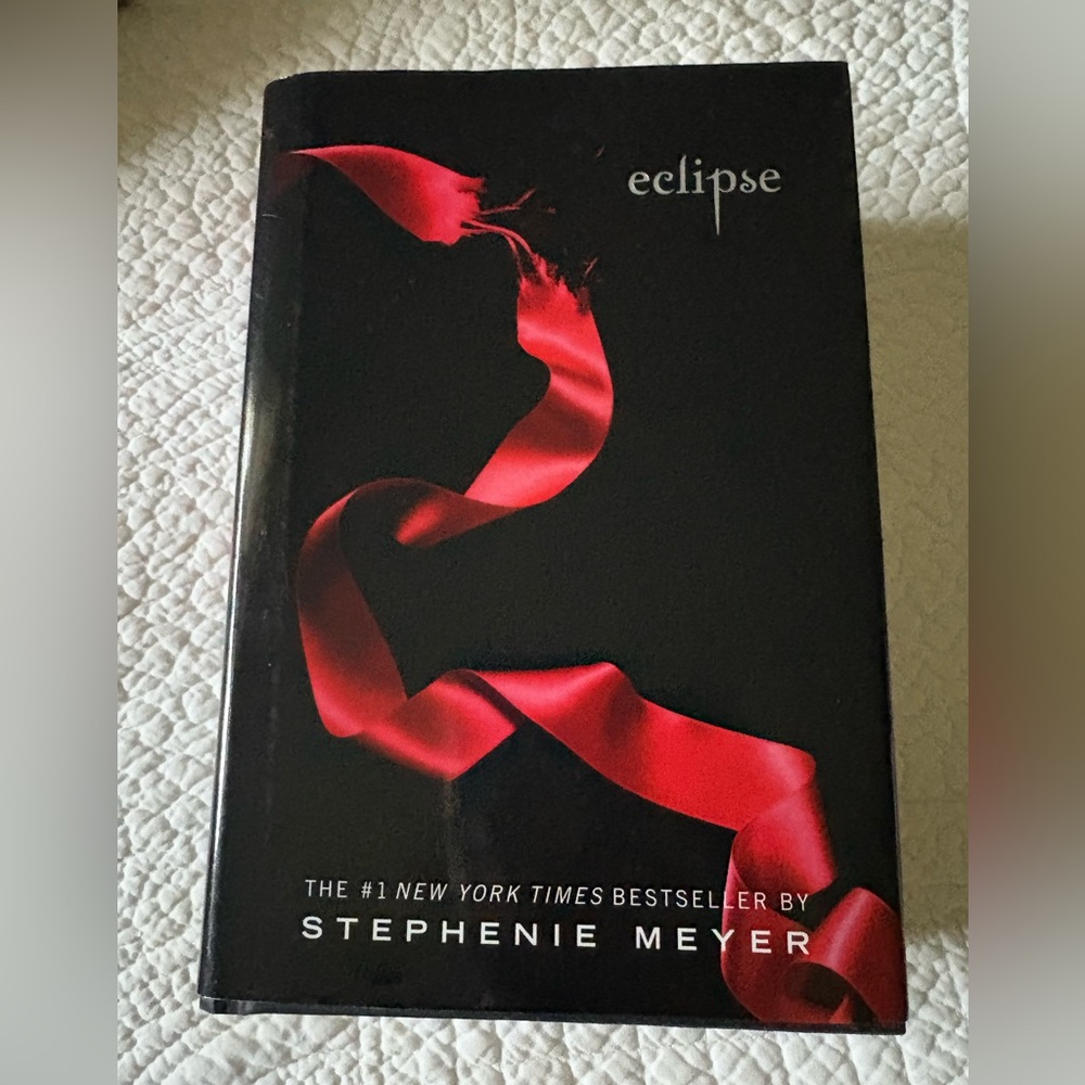 Eclipse by Stephenie Meyer Hardcover Book 2007❣️